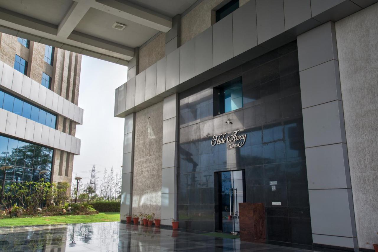 Hide Away Suites Noida Exterior foto