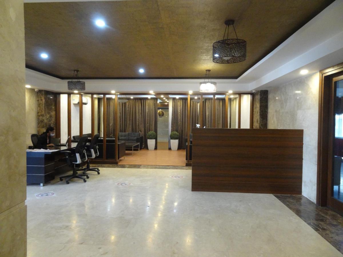 Hide Away Suites Noida Exterior foto