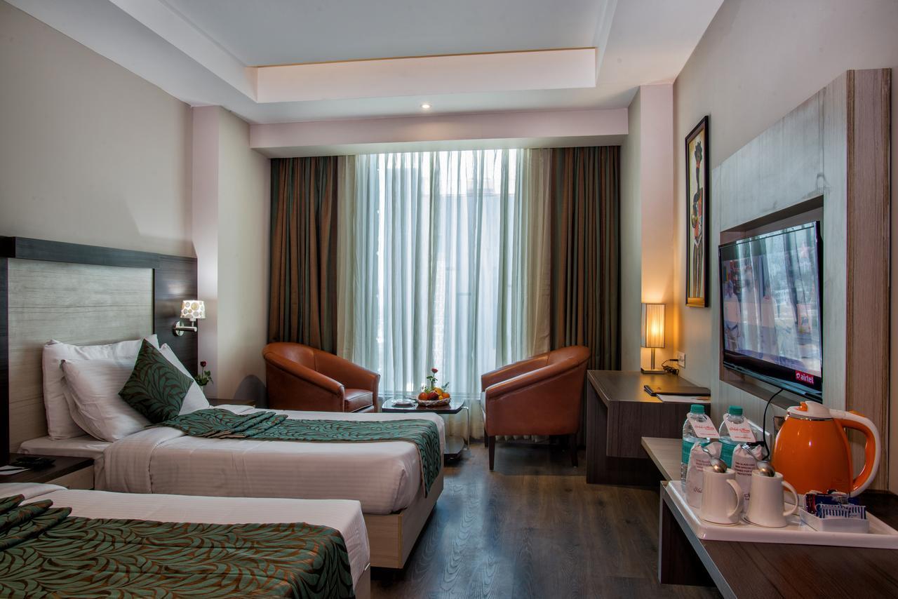 Hide Away Suites Noida Exterior foto
